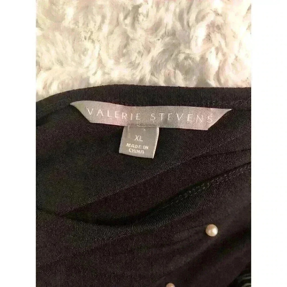 Valeria Stephen’s Womens XL Black Blouse With Pearls On Front Bell Sleeves L/S - Picture 6 of 7